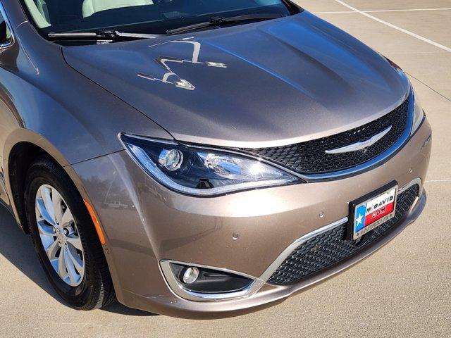 used 2017 Chrysler Pacifica car, priced at $10,647