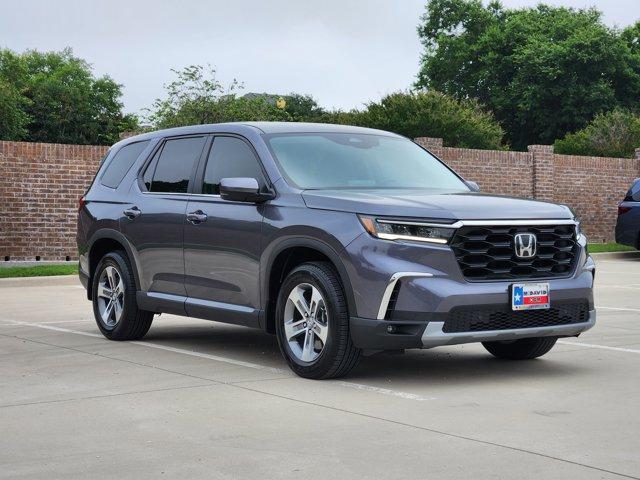 used 2025 Honda Pilot car, priced at $40,900