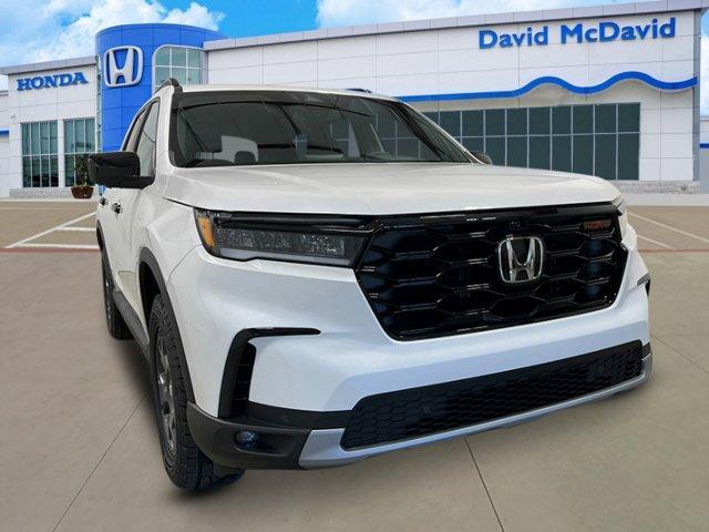 new 2025 Honda Pilot car, priced at $51,250