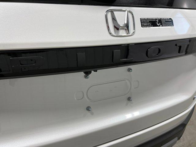 new 2025 Honda Pilot car, priced at $50,749