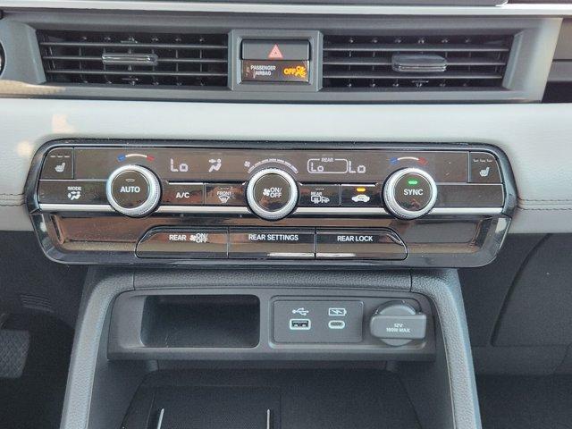 used 2025 Honda Pilot car, priced at $43,900