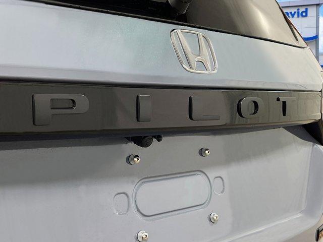 new 2025 Honda Pilot car, priced at $51,305