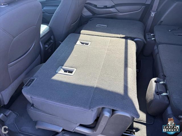 used 2023 Chevrolet Traverse car, priced at $29,347