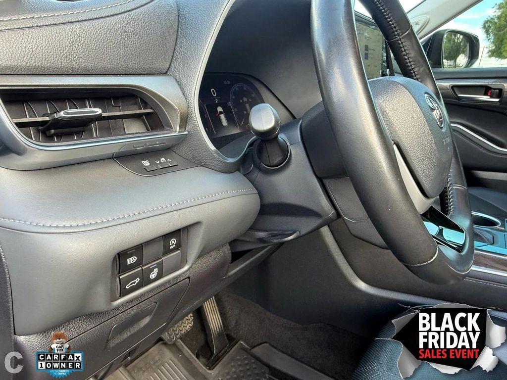 used 2023 Toyota Highlander car, priced at $25,588