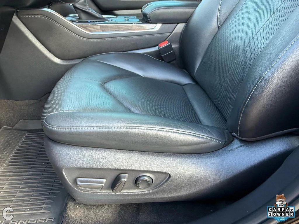 used 2023 Toyota Highlander car, priced at $27,900