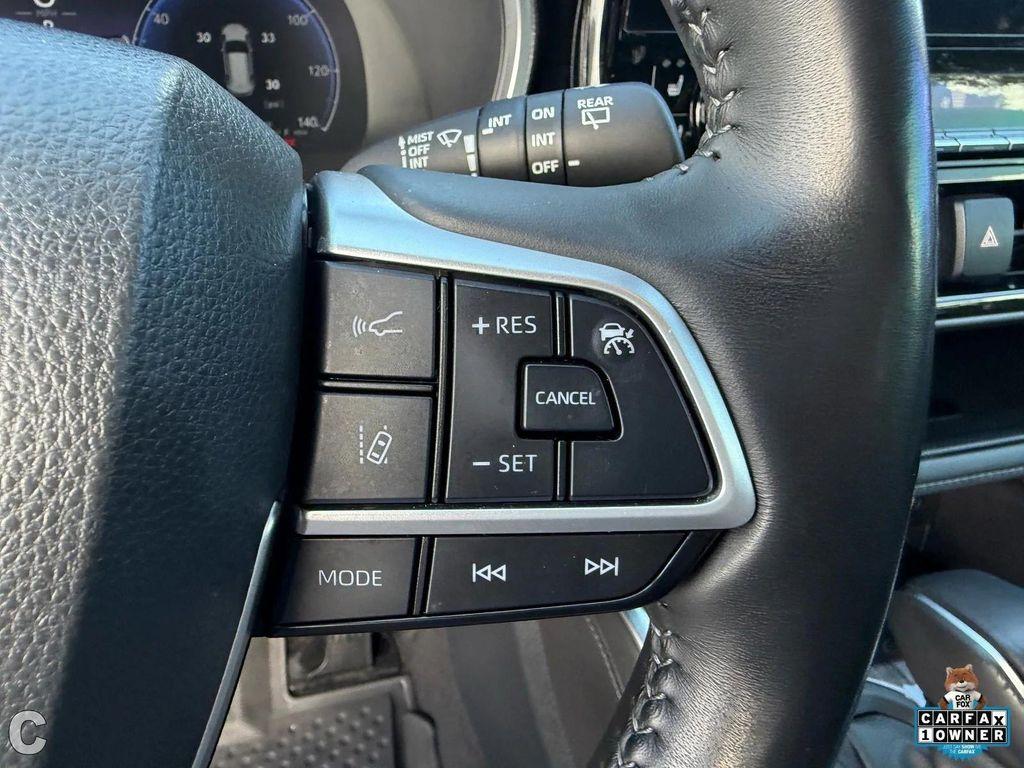 used 2023 Toyota Highlander car, priced at $27,900