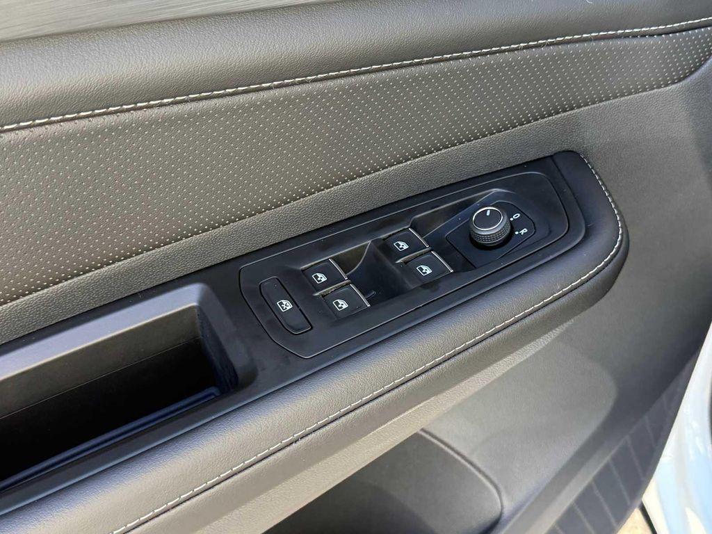 new 2026 Volkswagen Atlas Cross Sport car, priced at $42,722