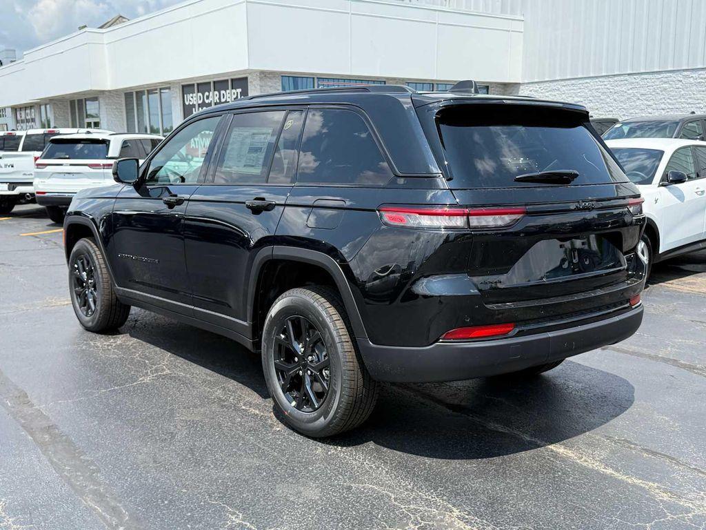 new 2025 Jeep Grand Cherokee car, priced at $41,137