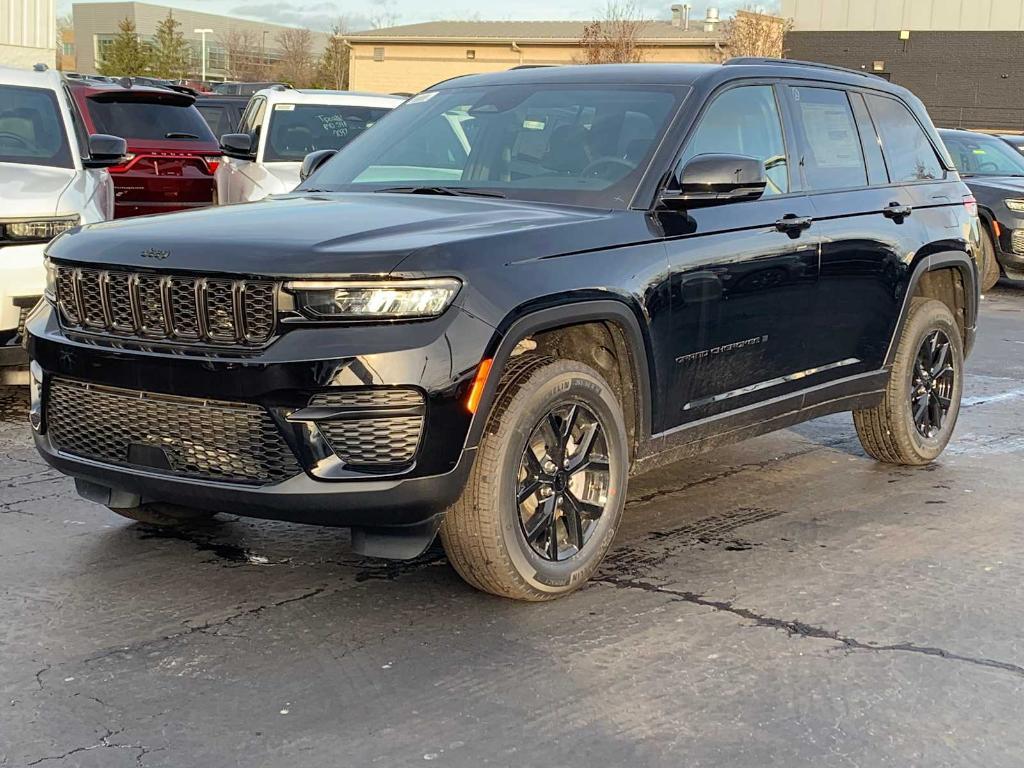 new 2025 Jeep Grand Cherokee car, priced at $43,402