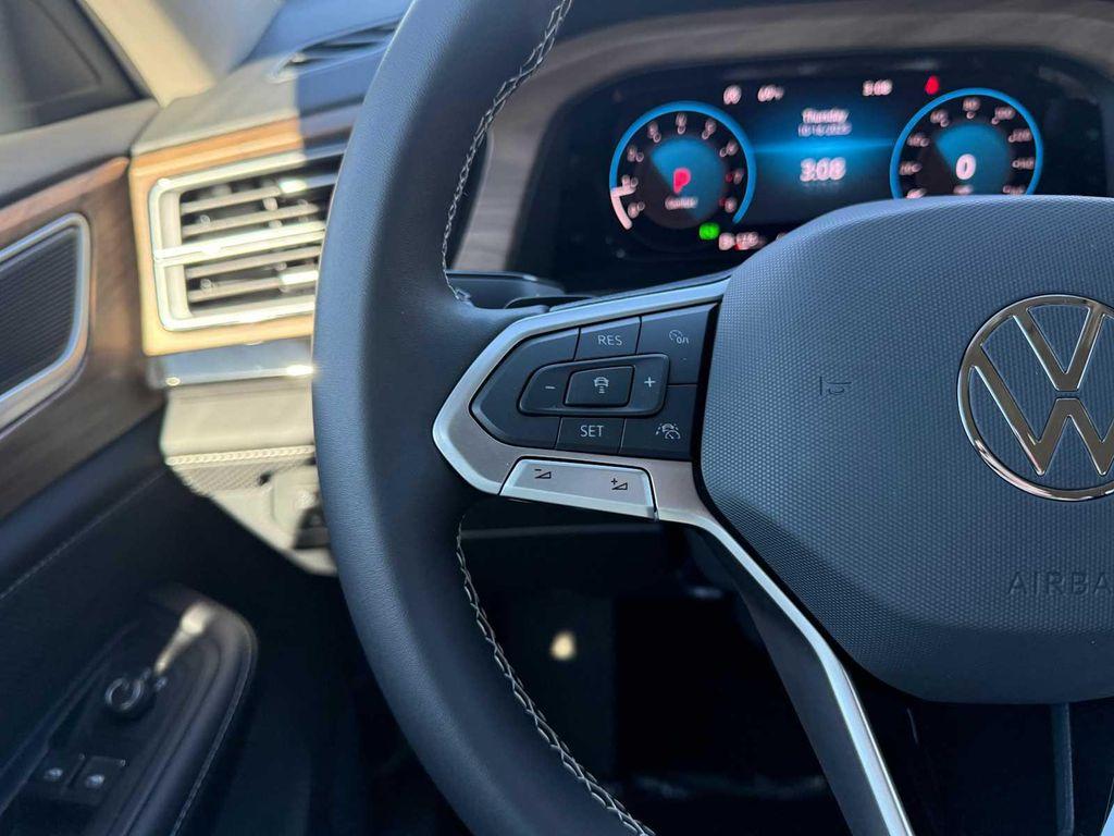 new 2026 Volkswagen Atlas car, priced at $44,756