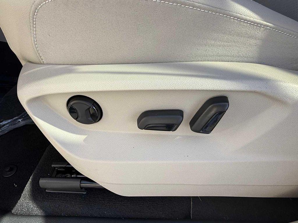 new 2026 Volkswagen Atlas car, priced at $51,022