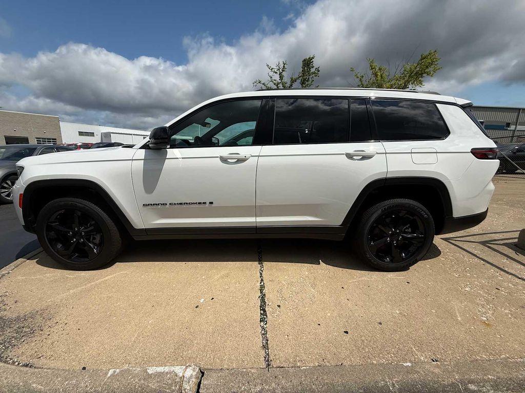new 2025 Jeep Grand Cherokee car, priced at $42,531