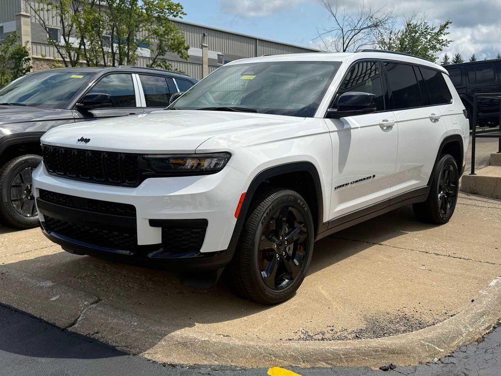new 2025 Jeep Grand Cherokee car, priced at $42,531