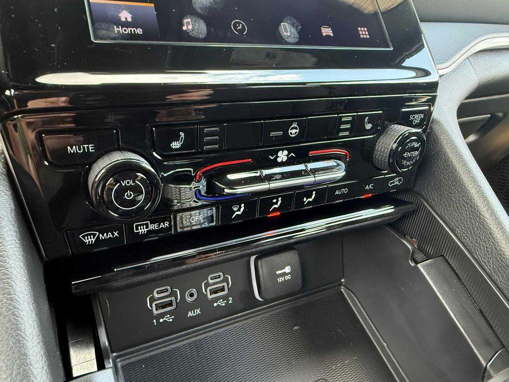 new 2025 Jeep Grand Cherokee car, priced at $42,531