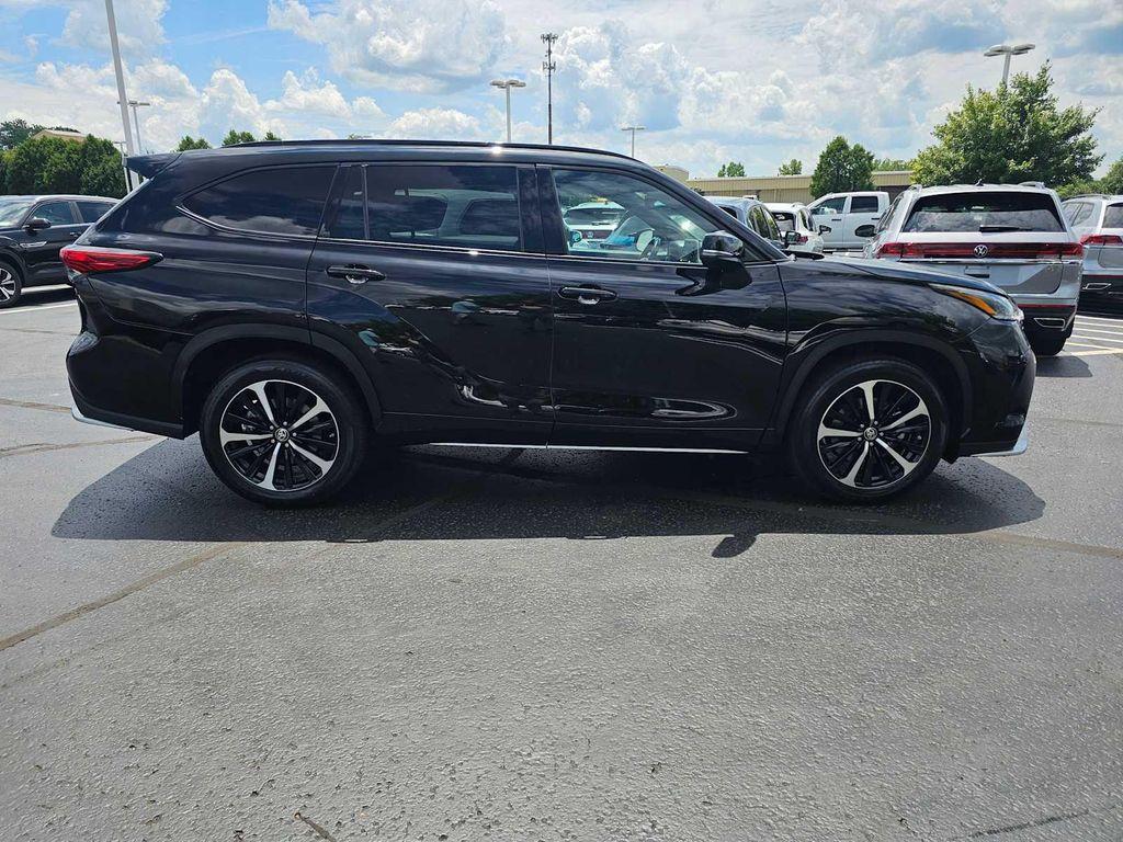 used 2022 Toyota Highlander car, priced at $42,310