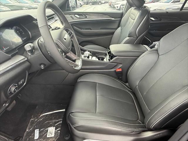new 2025 Jeep Grand Cherokee car, priced at $61,992