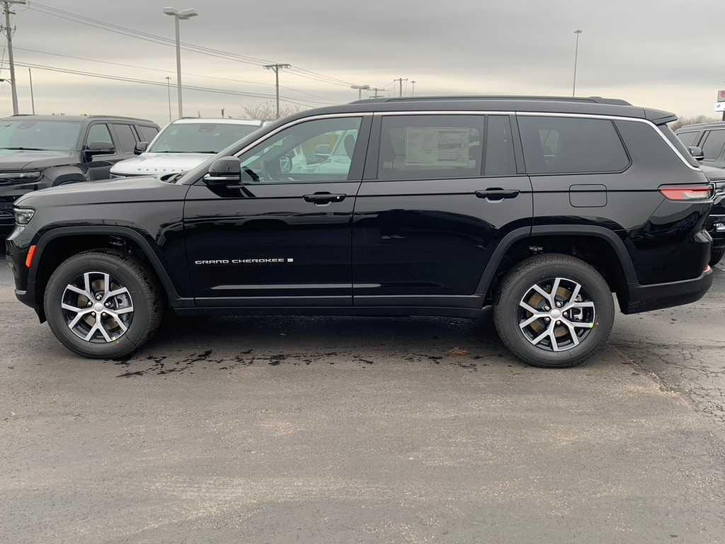 new 2025 Jeep Grand Cherokee L car, priced at $47,442