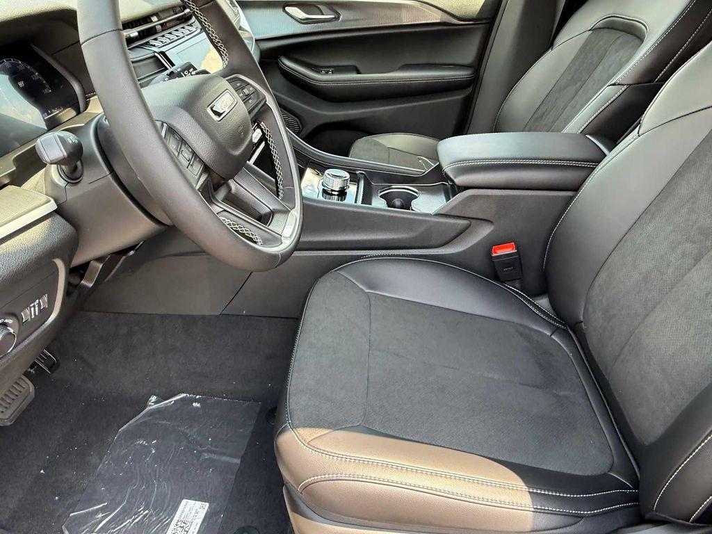 new 2025 Jeep Grand Cherokee L car, priced at $45,550