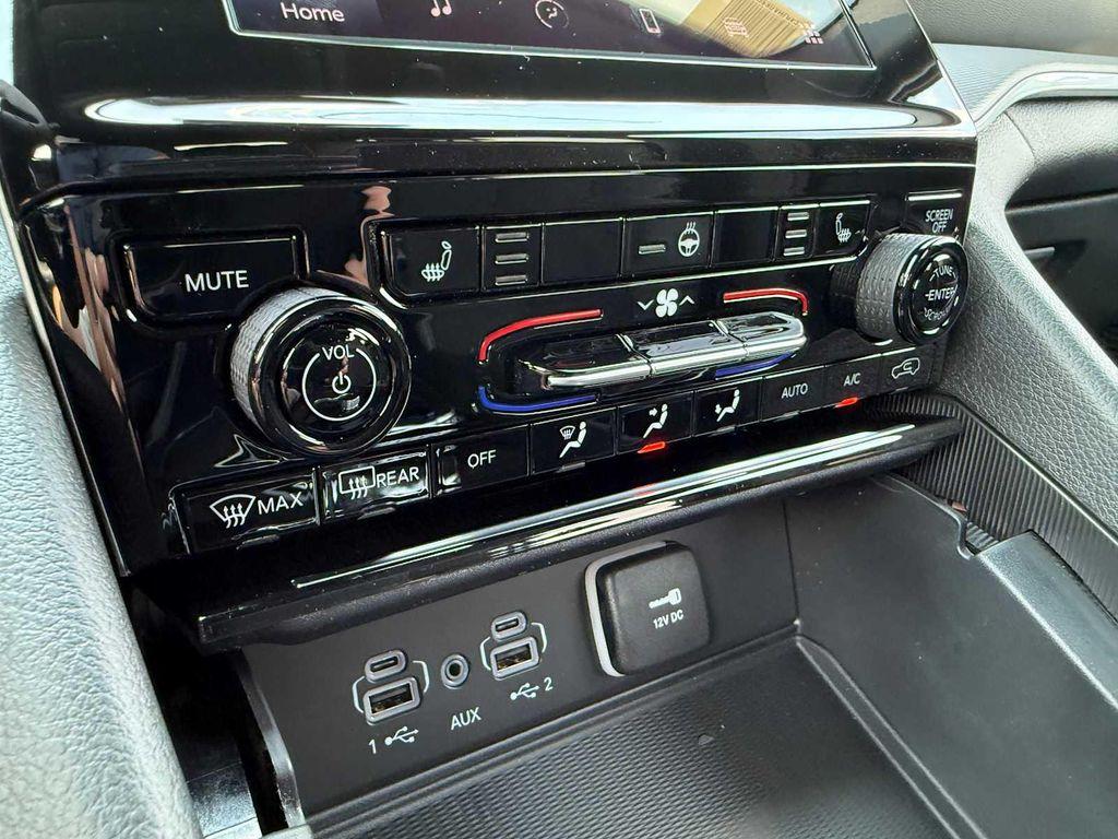 new 2025 Jeep Grand Cherokee L car, priced at $45,550