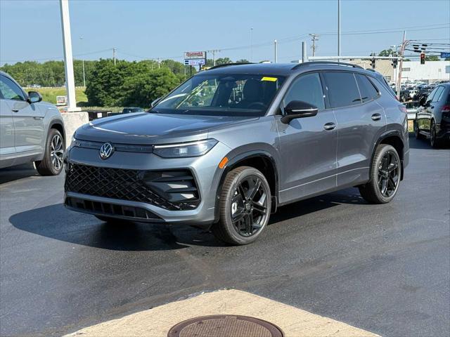 new 2025 Volkswagen Tiguan car, priced at $38,011