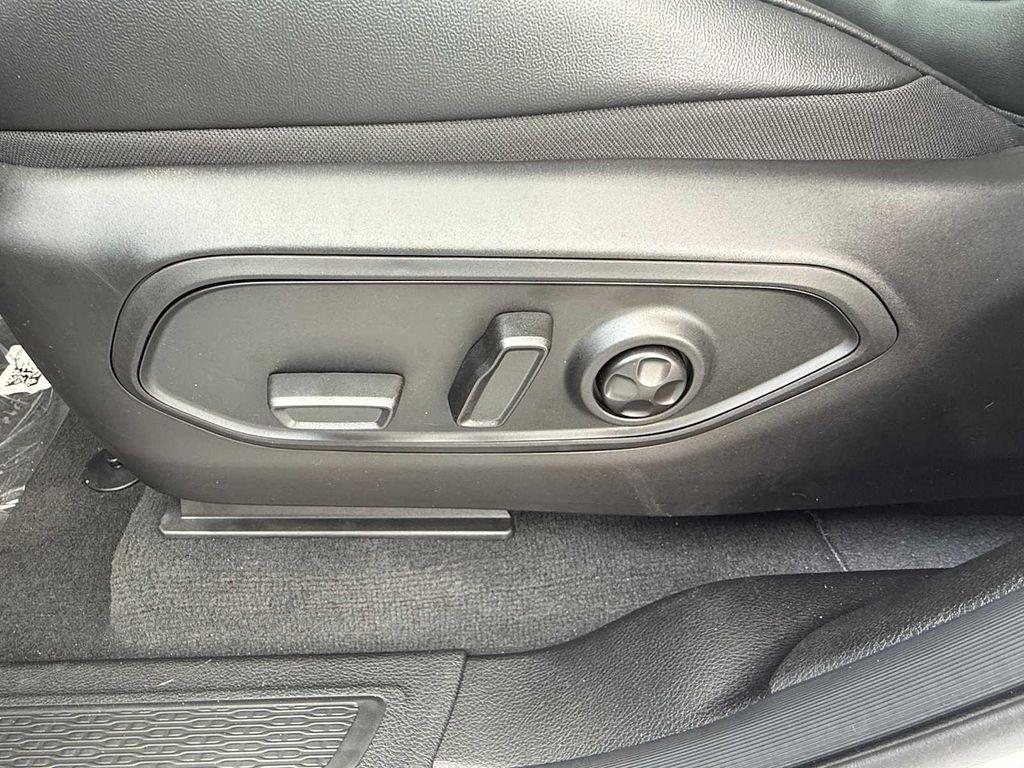 new 2025 Jeep Grand Cherokee car, priced at $45,596