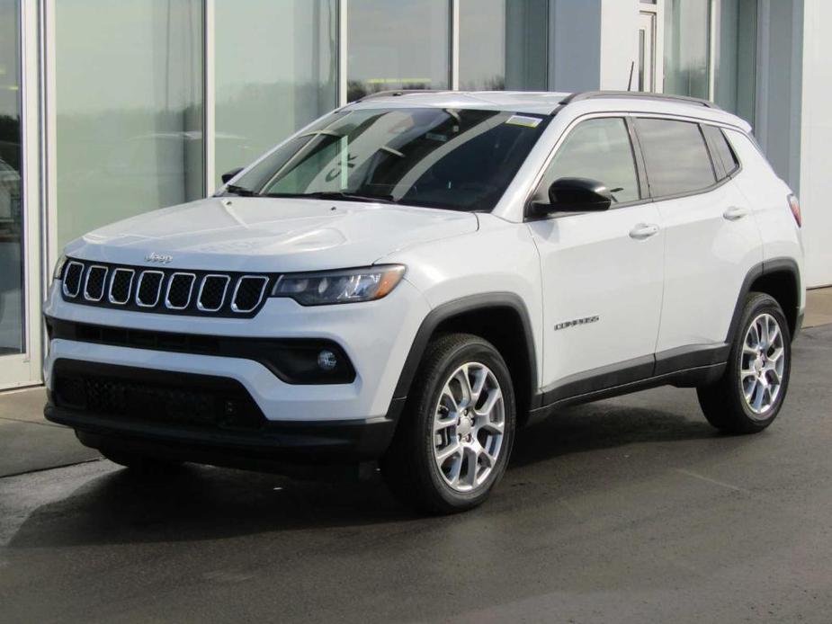 new 2024 Jeep Compass car, priced at $33,490