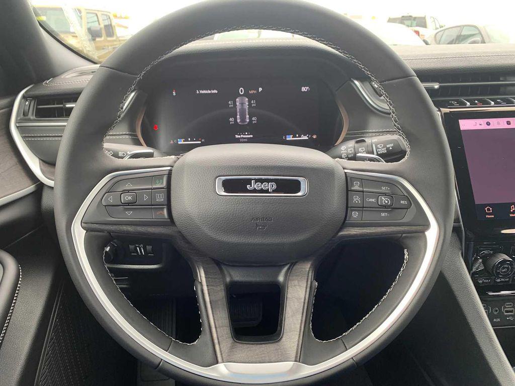 new 2025 Jeep Grand Cherokee car, priced at $40,356