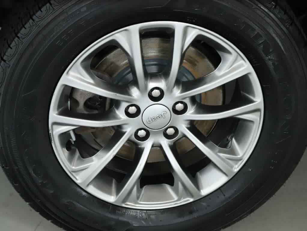 used 2020 Jeep Cherokee car, priced at $21,873