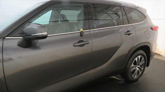 used 2022 Toyota Highlander Hybrid car, priced at $44,694