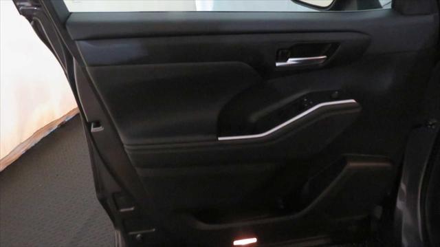 used 2022 Toyota Highlander Hybrid car, priced at $44,694