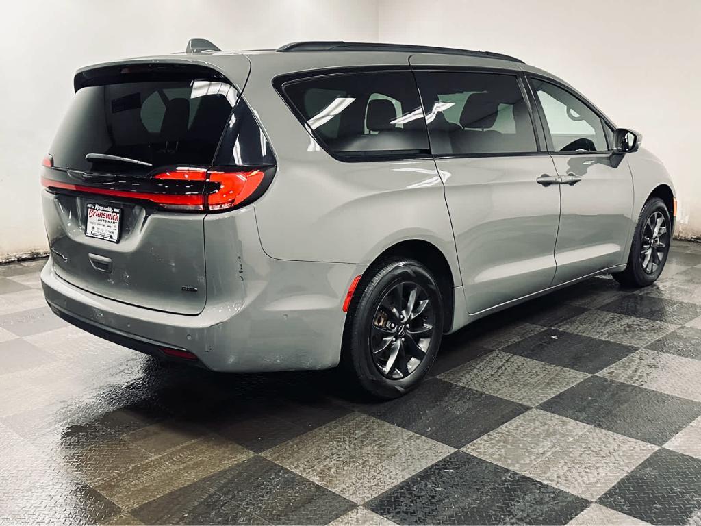 used 2021 Chrysler Pacifica car, priced at $32,931