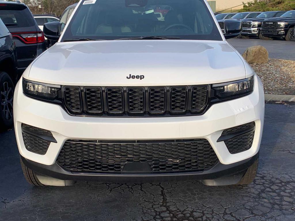 new 2025 Jeep Grand Cherokee car, priced at $42,866