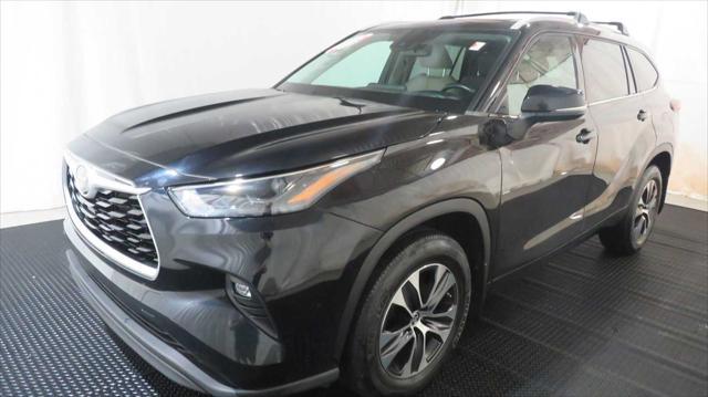 used 2022 Toyota Highlander car, priced at $41,534