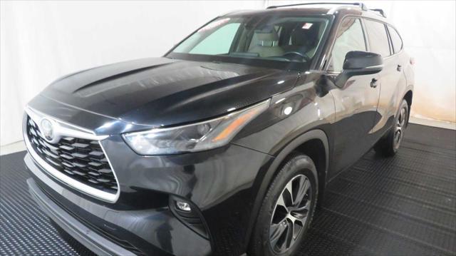 used 2022 Toyota Highlander car, priced at $41,534