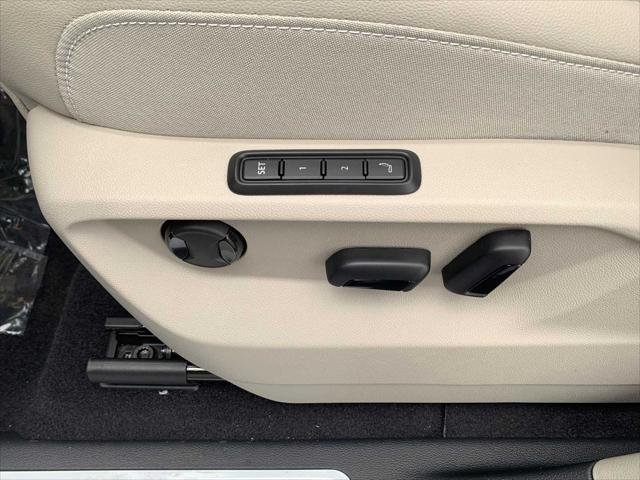 new 2025 Volkswagen Atlas car, priced at $56,137