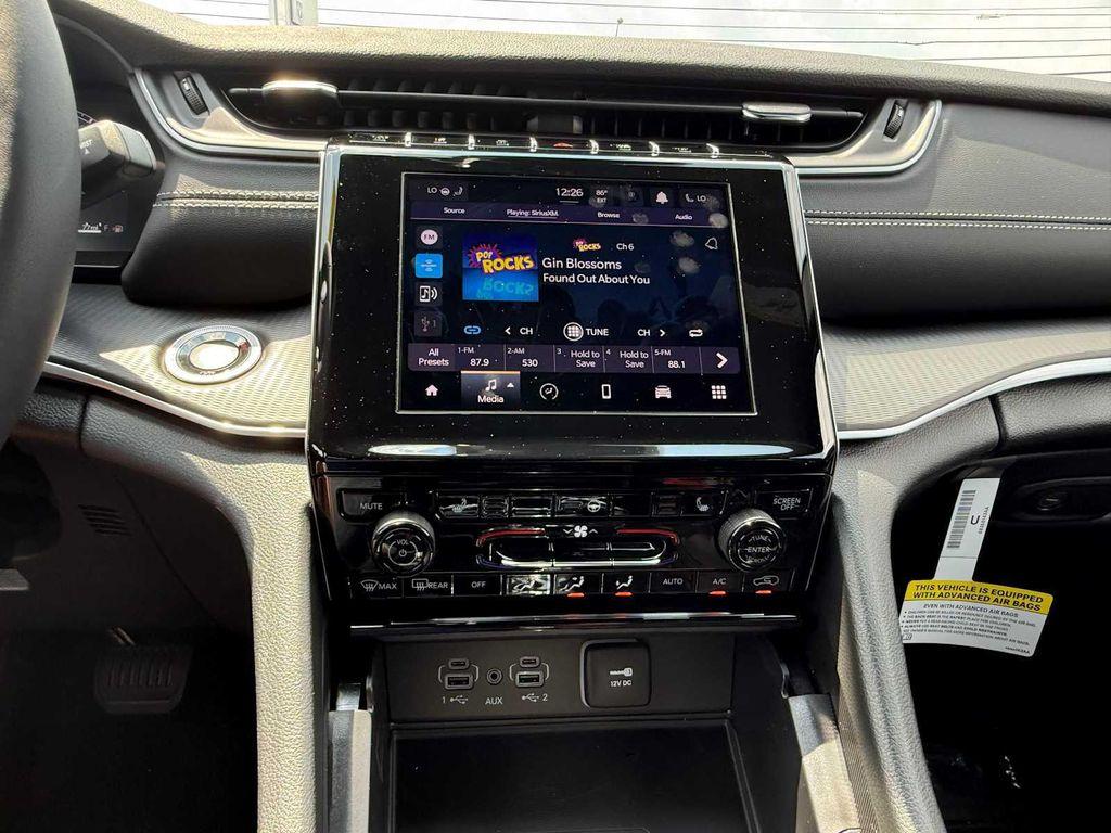 new 2025 Jeep Grand Cherokee car, priced at $41,137