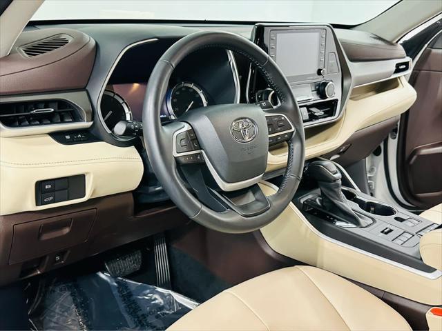 used 2022 Toyota Highlander car, priced at $46,297