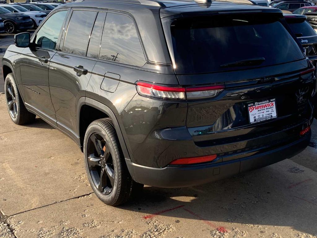 new 2024 Jeep Grand Cherokee car, priced at $55,535