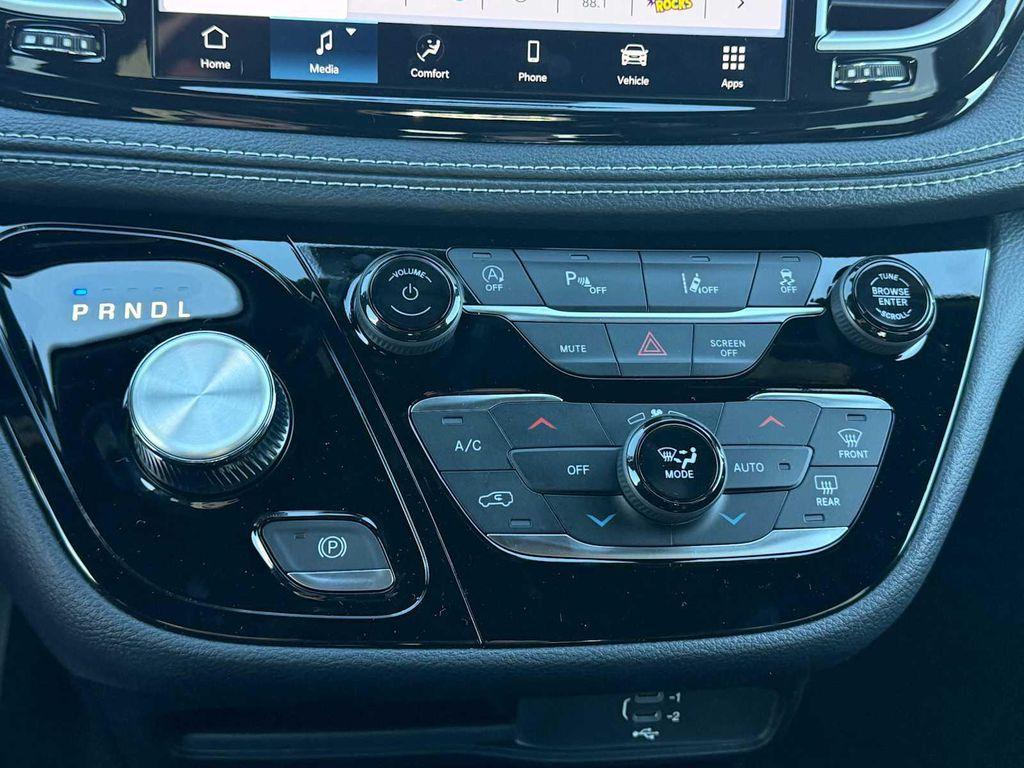 new 2026 Chrysler Pacifica car, priced at $46,437