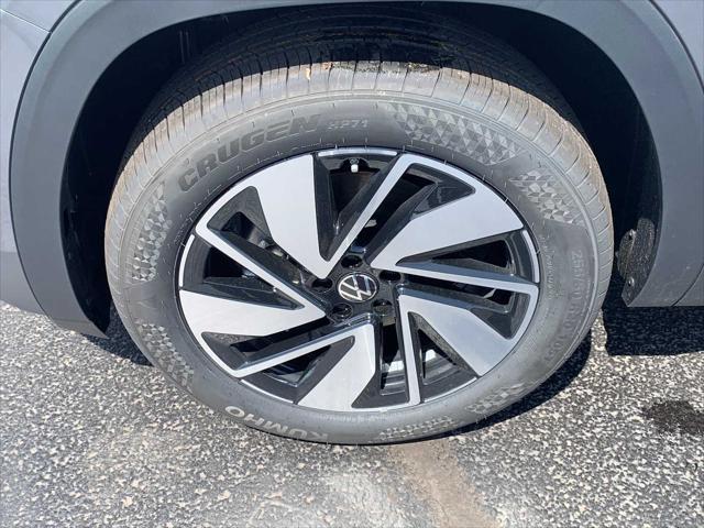 new 2025 Volkswagen Atlas car, priced at $45,816