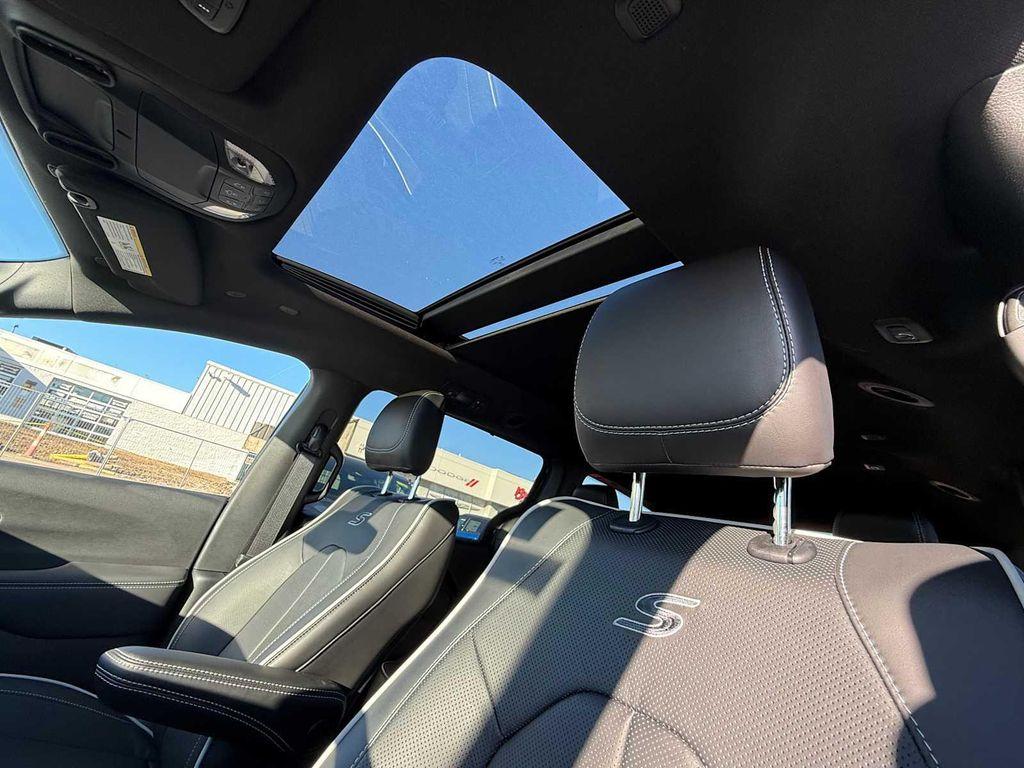 new 2026 Chrysler Pacifica car, priced at $55,006