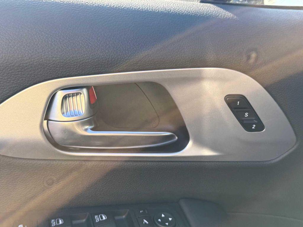 new 2026 Chrysler Pacifica car, priced at $55,006