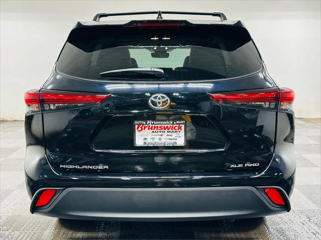 used 2022 Toyota Highlander car, priced at $42,595