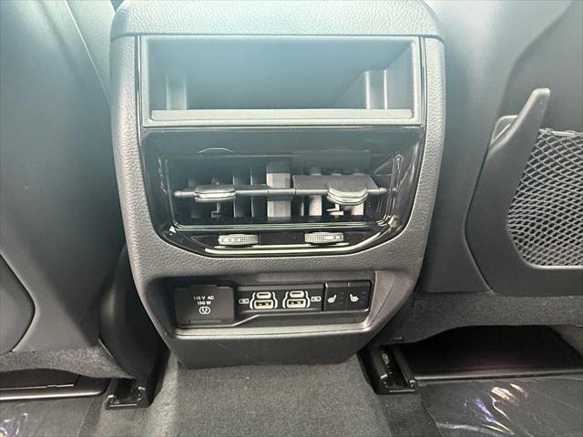 new 2025 Jeep Grand Cherokee car, priced at $61,096
