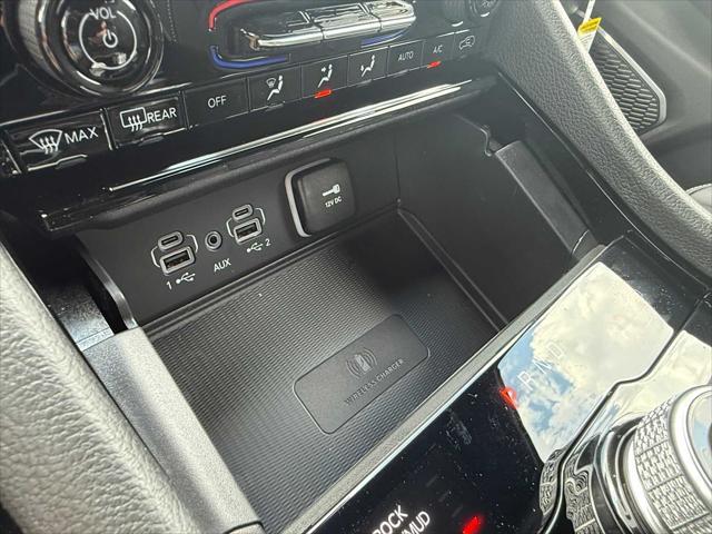 new 2025 Jeep Grand Cherokee car, priced at $61,096