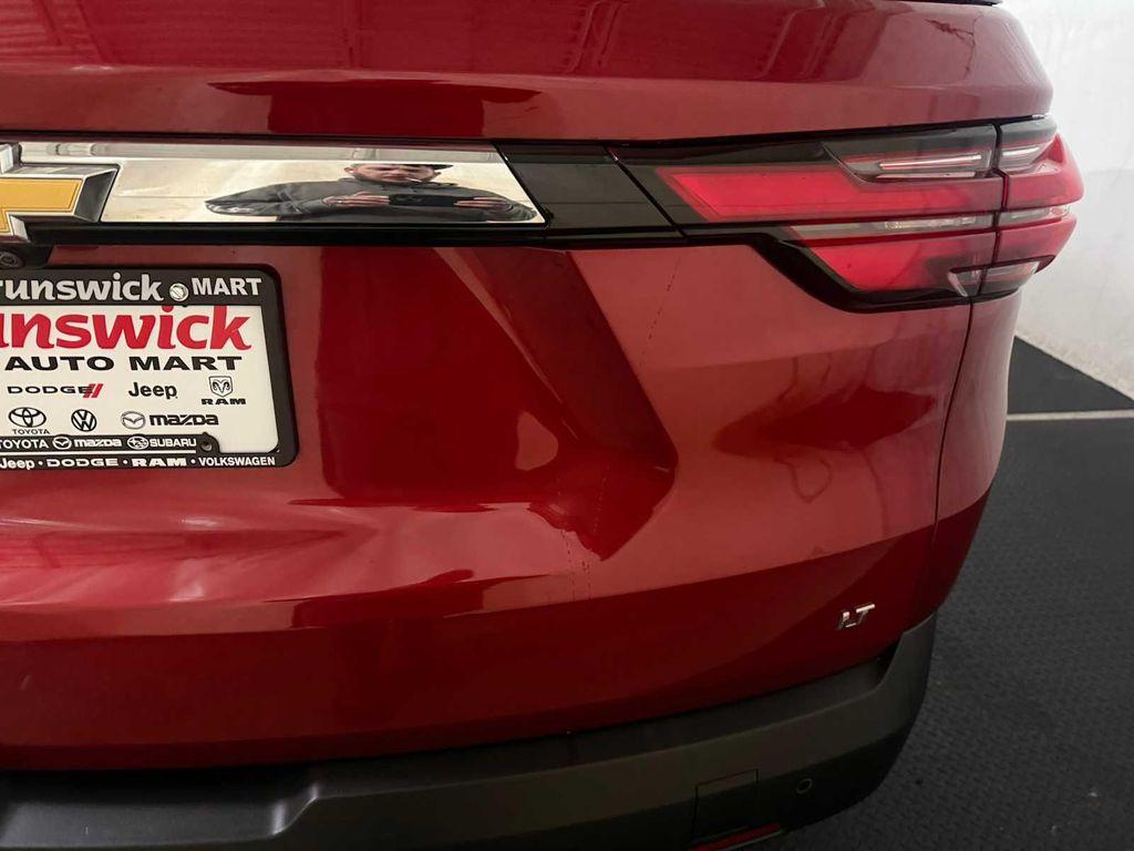 used 2023 Chevrolet Traverse car, priced at $33,225
