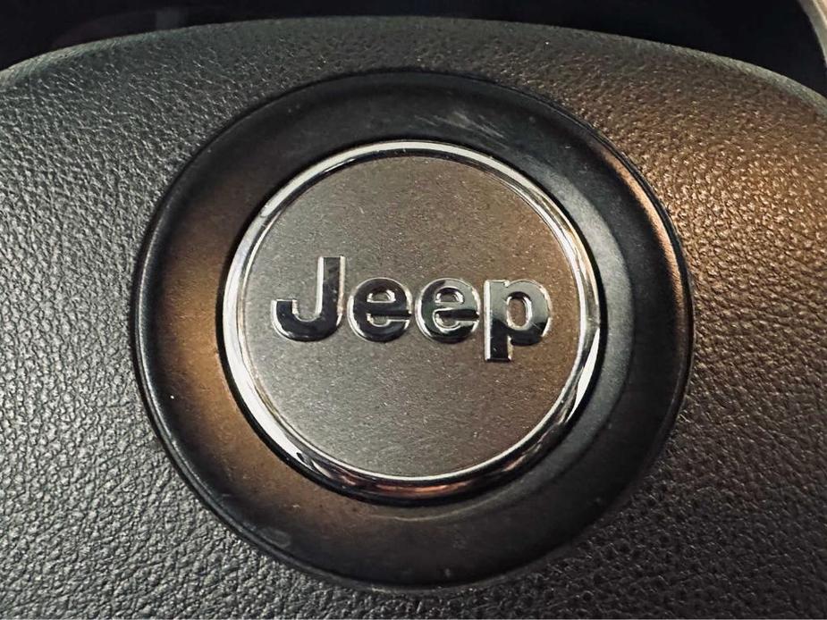 used 2015 Jeep Cherokee car, priced at $11,807