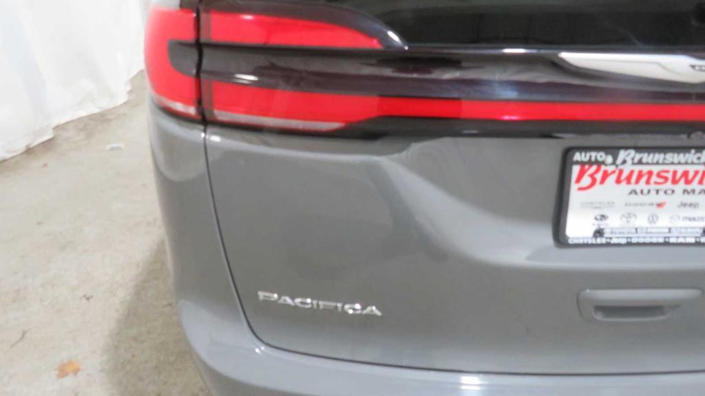 used 2021 Chrysler Pacifica car, priced at $34,792