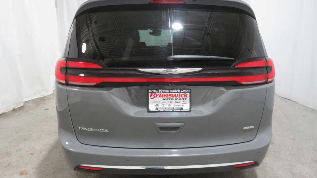 used 2021 Chrysler Pacifica car, priced at $34,792