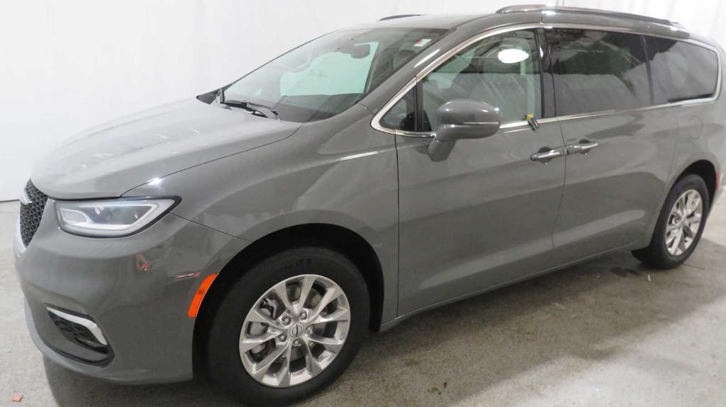 used 2021 Chrysler Pacifica car, priced at $34,792